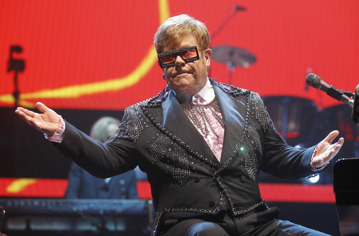 Elton John kicks off final US dates of farewell tour in Philadelphia