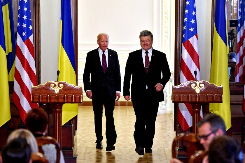 The Ukraine Mess Is Bad For Joe Biden He Should Not Run For President Los Angeles Times