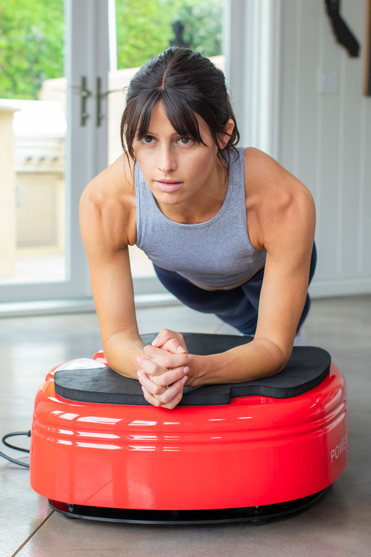 The Powerplate Move is easy to use, adjusts intensities smoothly, and has an app offering guidance and classes.