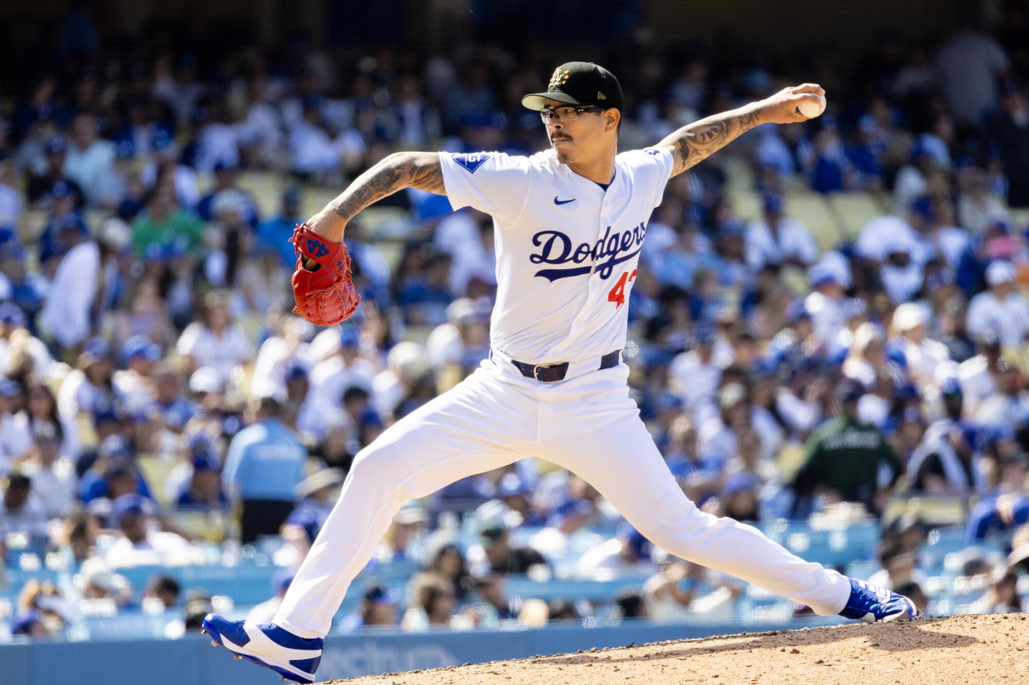 Solak Anthony Banda, Dodgers'ın ilk maçına 19 Mayıs'ta Dodger Stadyumu'nda Reds'e karşı çıkıyor.