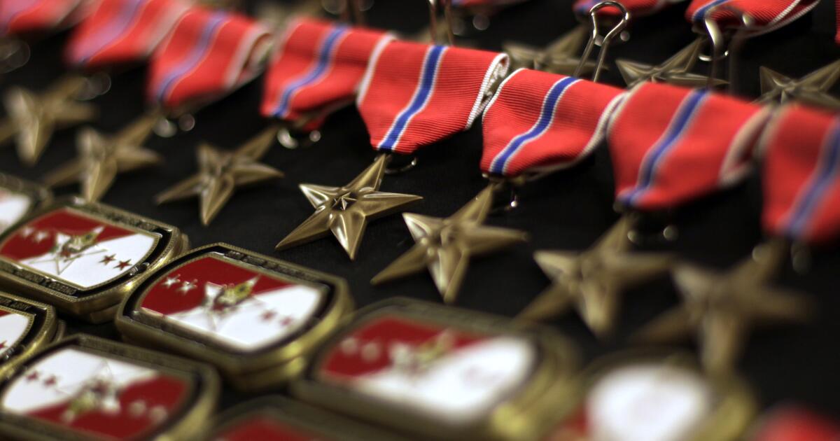 Soldados nipo-americanos já foram rotulados de “alienígenas inimigos” para promoção posterior Soldados nipo-americanos já foram rotulados de “alienígenas inimigos” para promoção posterior