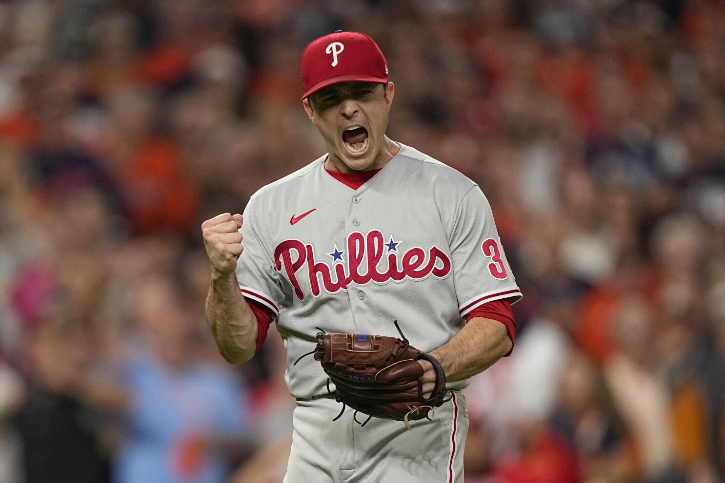 Series saver Robertson gets 2nd Phils chance 3 years later