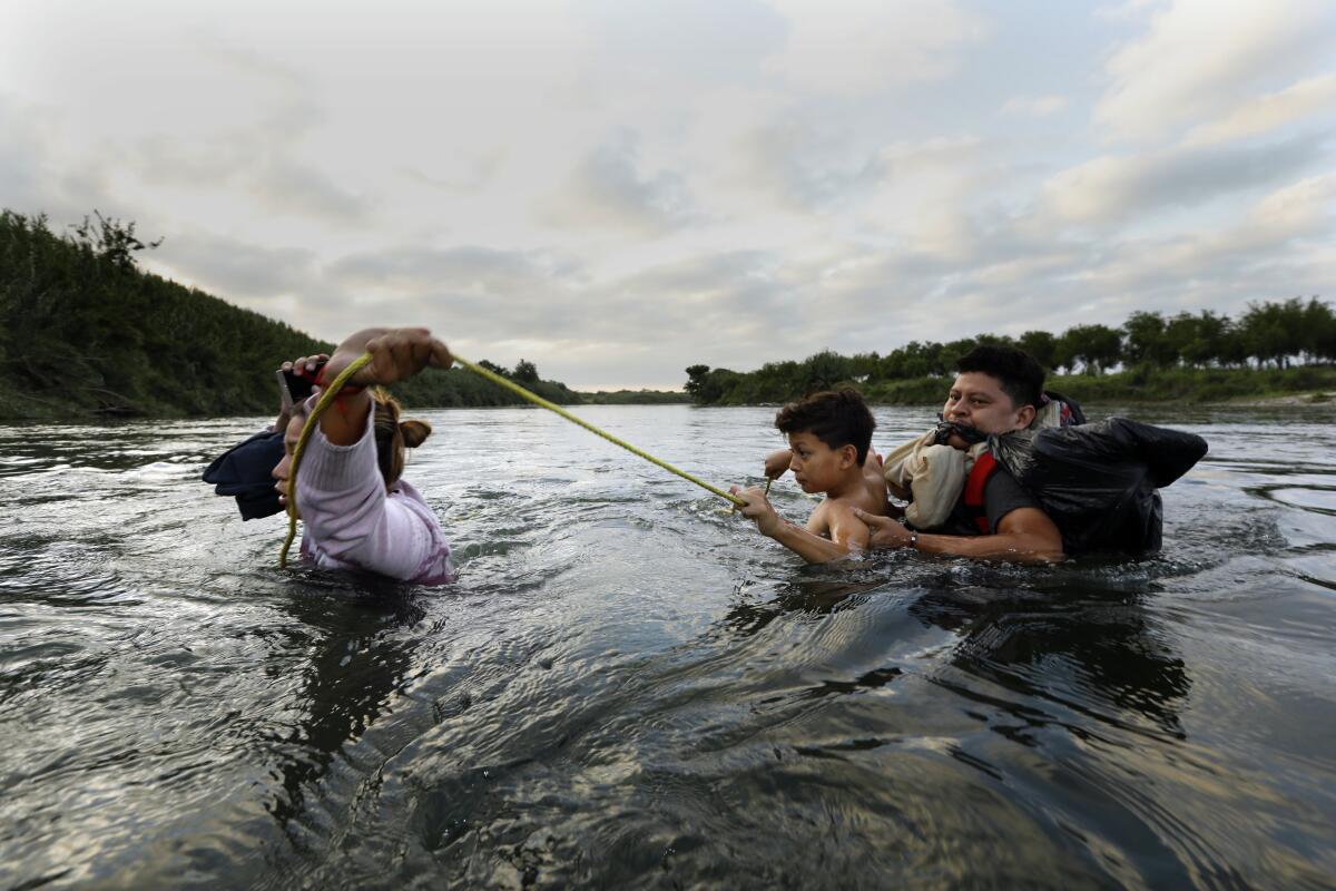 Los migrantes ahogados en esa parte en el Río Grande son frecuentes y sus muertes se banalizan.