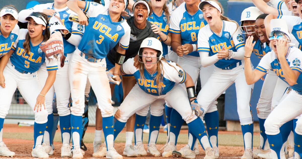 UCLA defeats Duke to advance to Women's College World Series - Los Angeles  Times