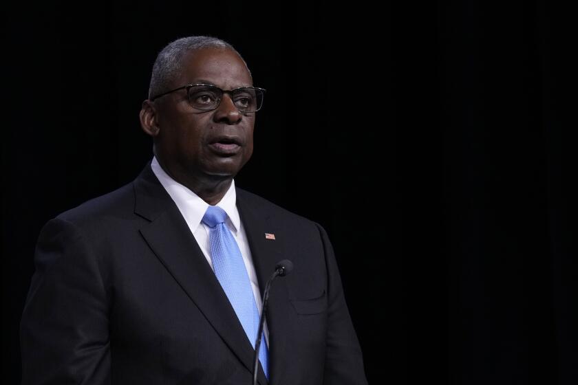 El secretario de Defensa, Lloyd Austin, habla durante una conferencia de prensa en la Academia Naval de Estados Unidos en Annapolis, Maryland, el martes 6 de agosto de 2024. (AP Foto/Susan Walsh)