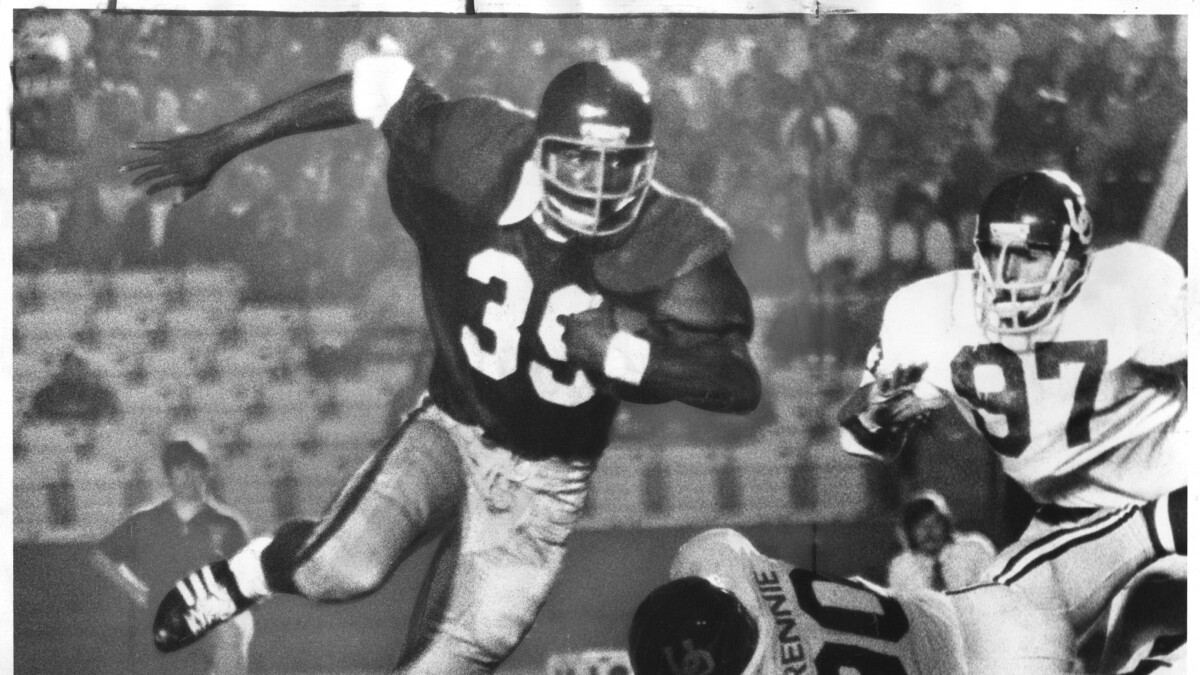 Sam Cunningham Dead Usc Running Back Helped Integrate Sport Los Angeles Times