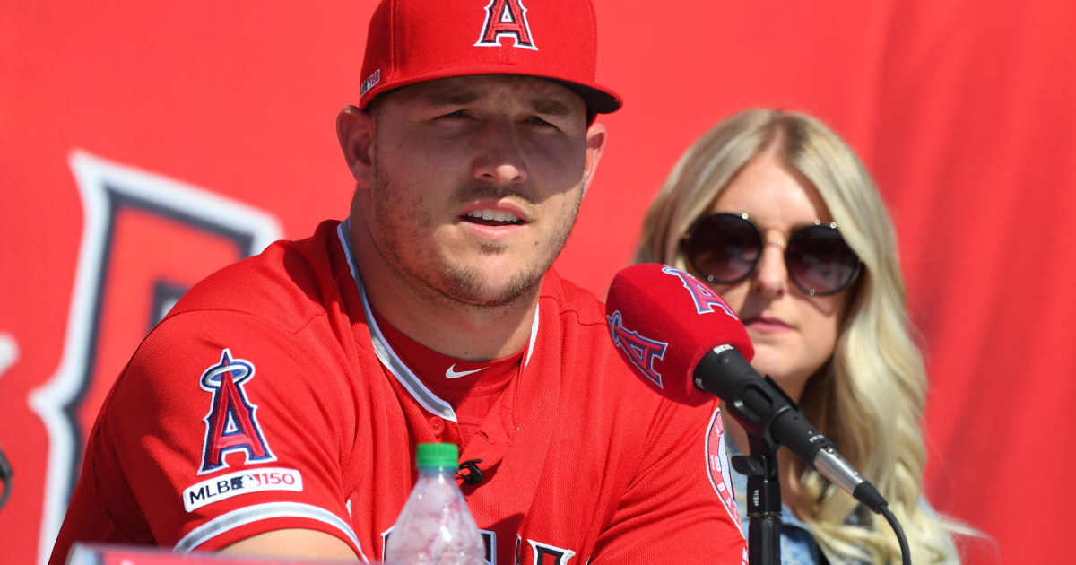 Mike Trout and wife Jessica announce the birth of their son