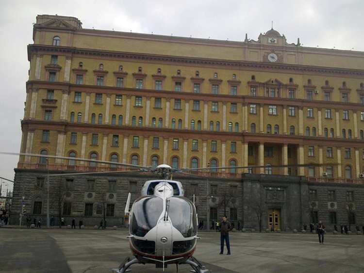 A helicopter lands at the Lubyanka metro
