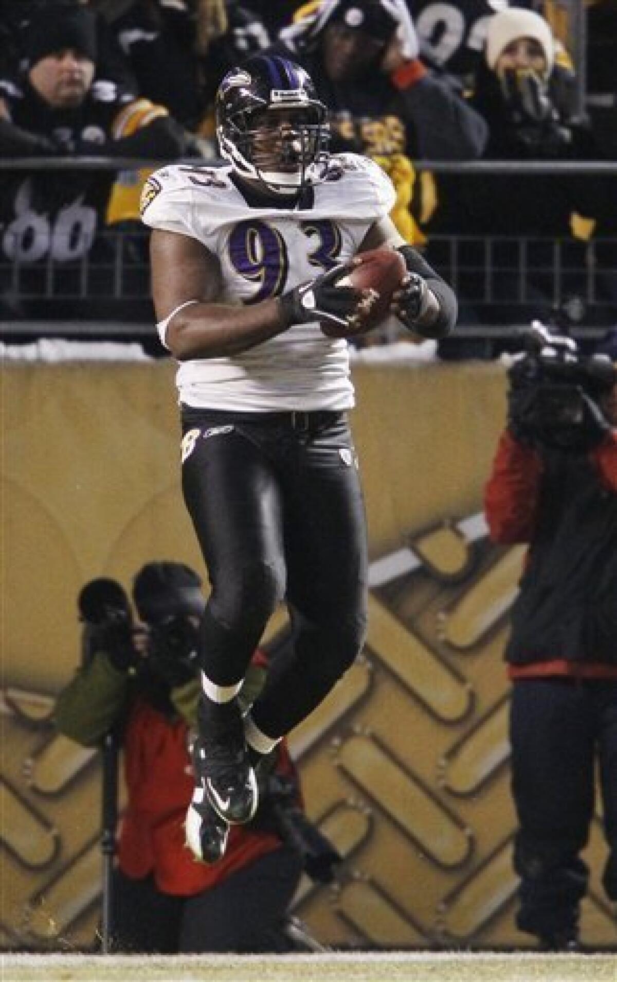 Pittsburgh Steelers hold off Baltimore Ravens in rare Wednesday