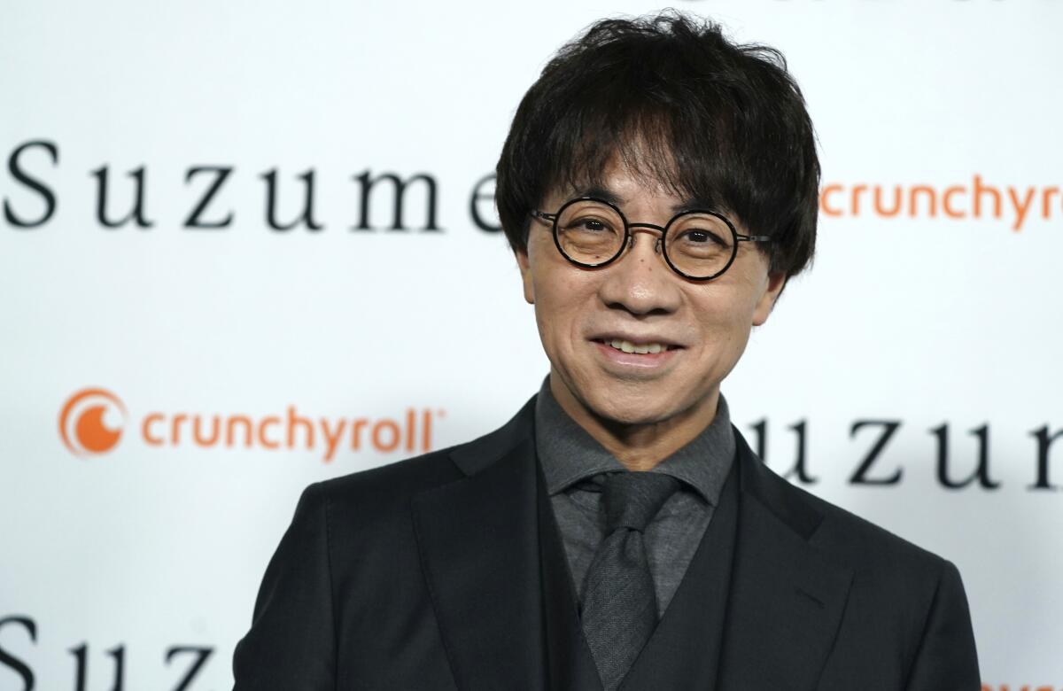 ARCHIVO - Makoto Shinkai llega al estreno de "Suzume"
