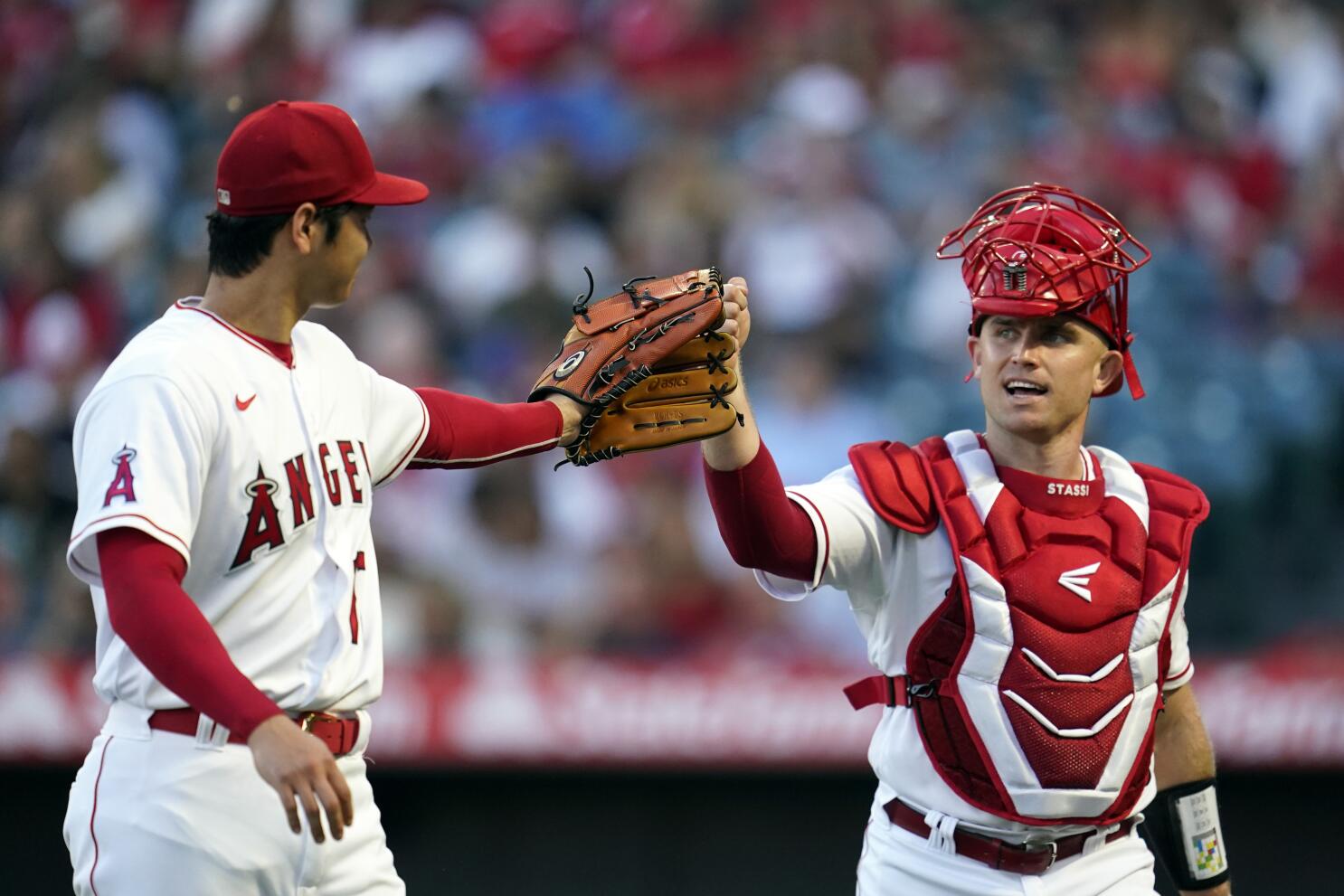 Sam Haggerty starts the chaos on the basepaths as Mariners score