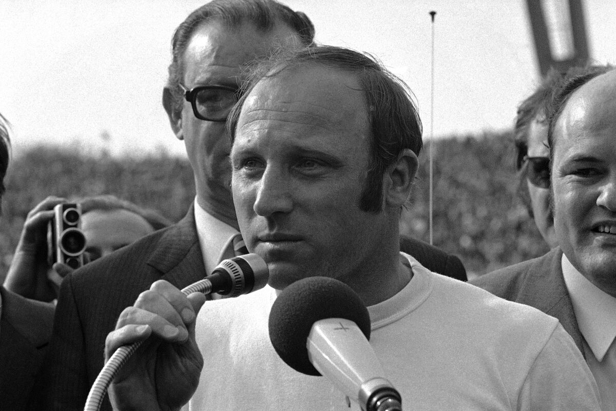 German soccer star Uwe Seeler speaks after his farewell match on May 1, 1972 in Hamburg, Germany. Uwe Seeler, the spectacular former Hamburger SV striker who captained West Germany to the 1966 World Cup final, has died. He was 85. Seeler was regarded as one of Germany’s best-ever players. (AP Photo/Helmuth Lohmann)