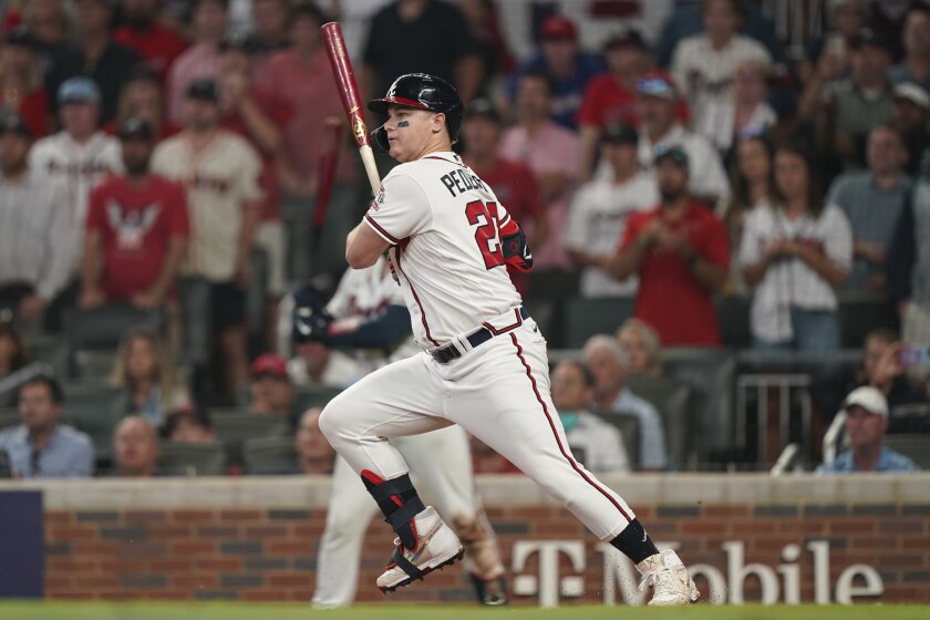 Joc Pederson impulsa una carrera para los Bravos