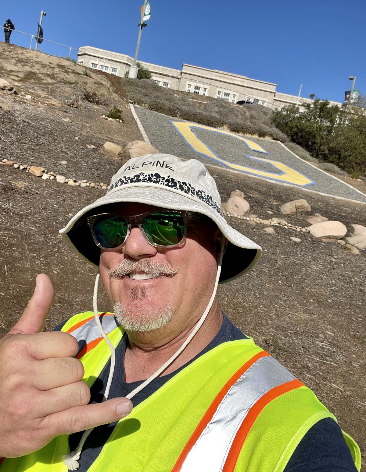 Mark Grant] I'm walkin' here! Start of second leg! @radychildrens @Padres  🤙🏼⚾️🤎 : r/baseball