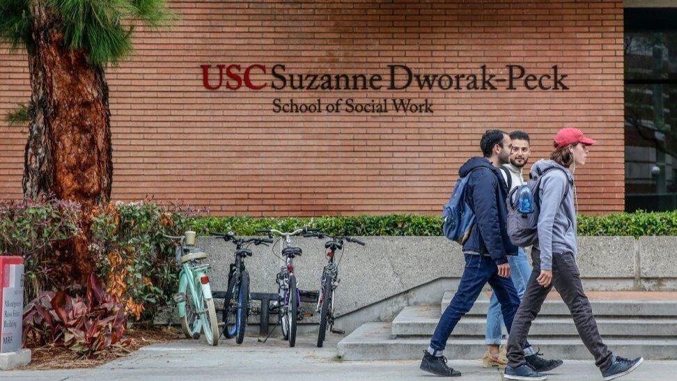 Must Reads: Online degrees made USC the world's biggest social