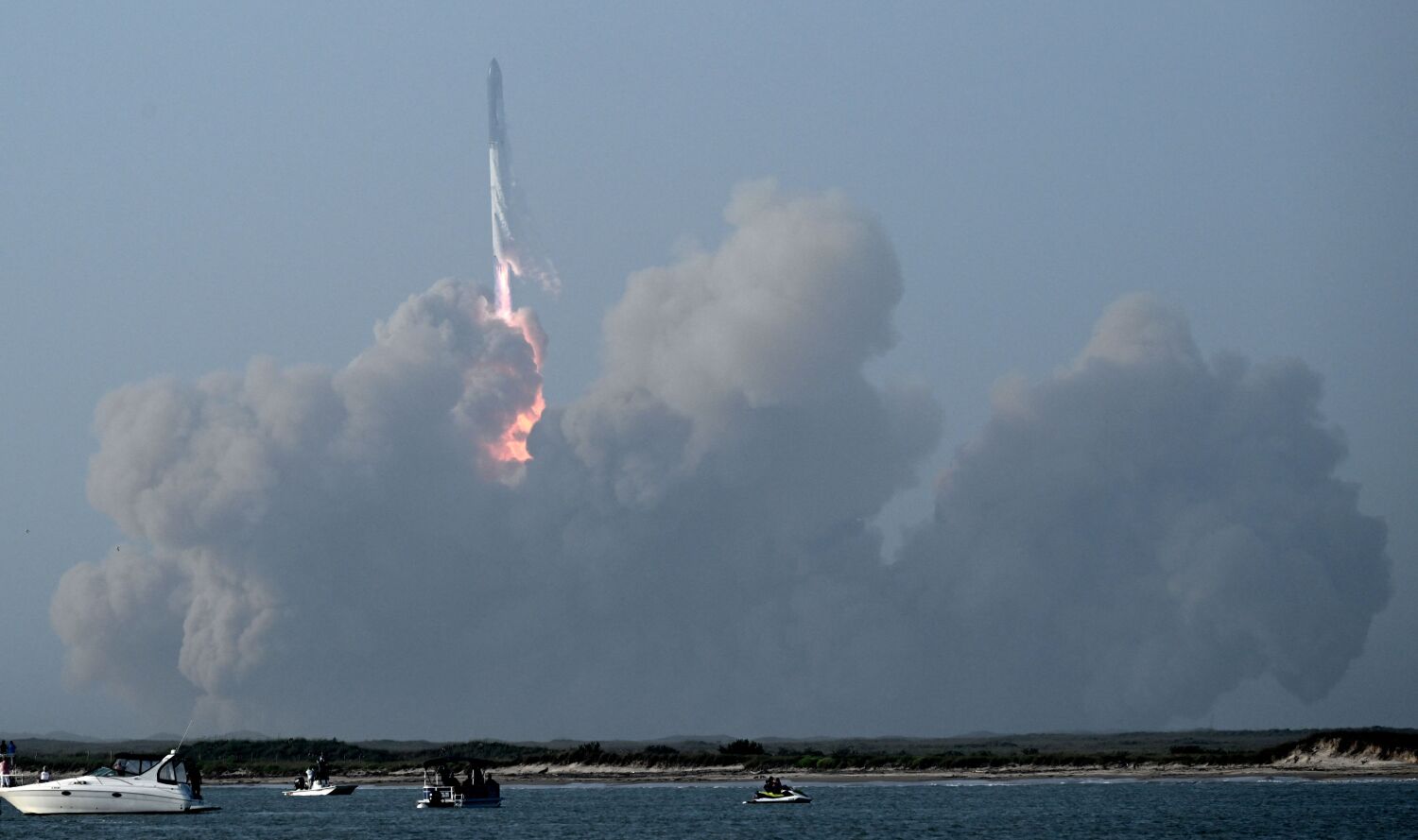 SpaceX'in Starship lansmanı: Çevre grupları FAA'ya dava açtı