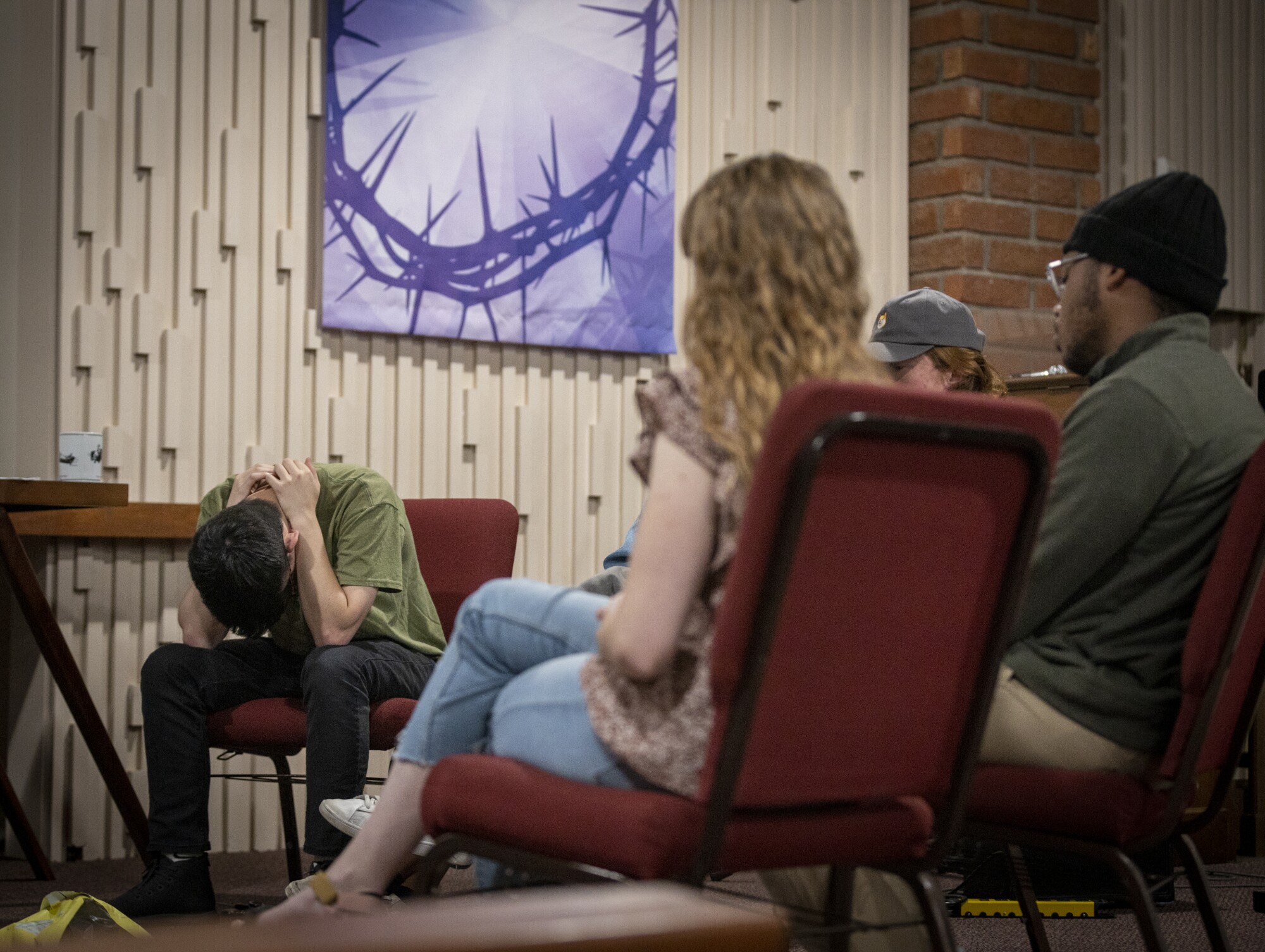 Students discuss issues.