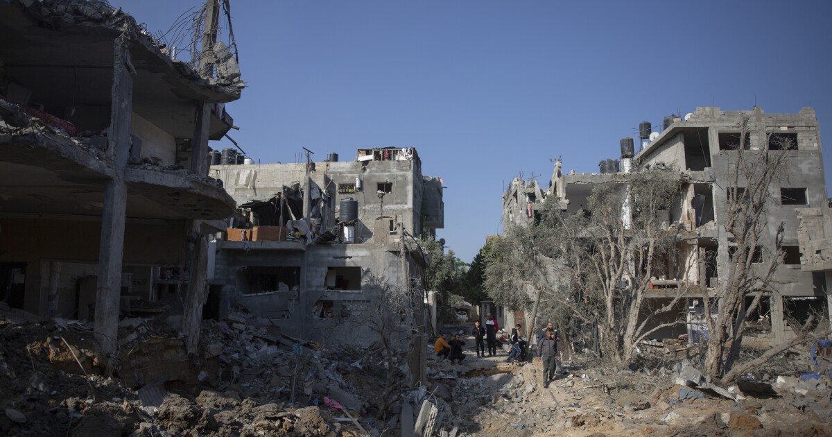 Hundreds flee as Israeli airstrikes, tanks pummel Gaza ahead of possible ground incursion Hundreds flee as Israeli airstrikes, tanks pummel Gaza ahead of possible ground incursion