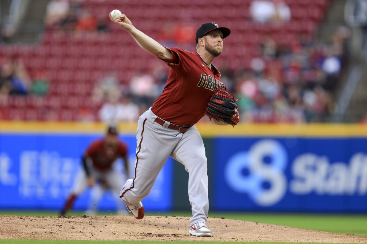 Consecutive home runs lead Reds to victory over Diamondbacks