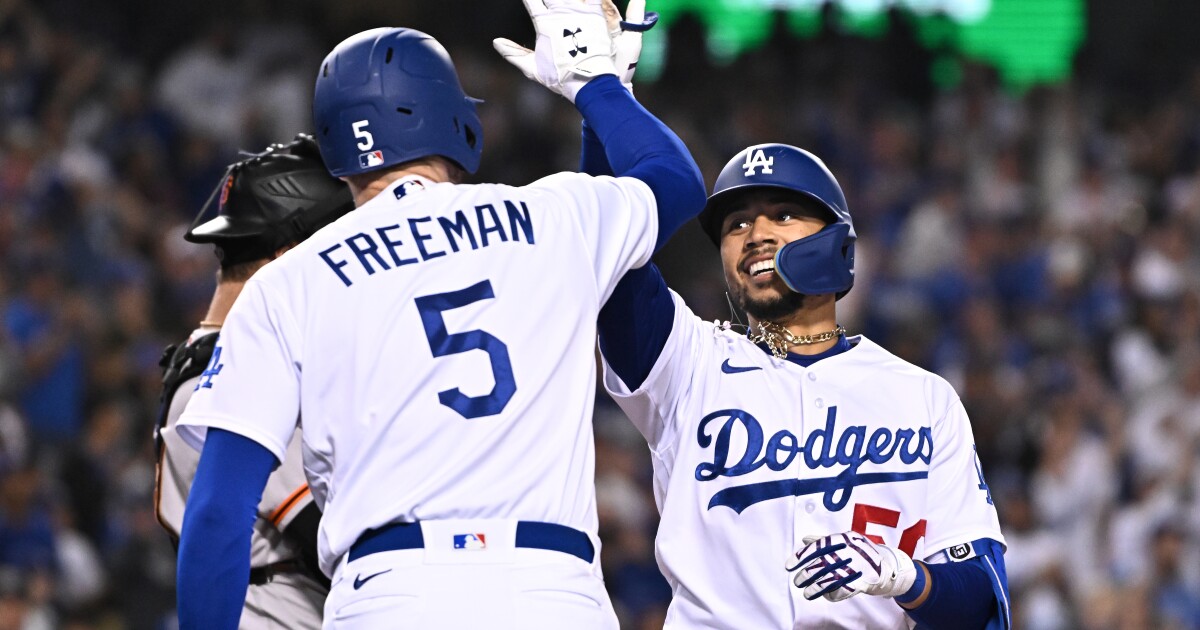 Dodgers break it open late to complete two-game sweep over Giants