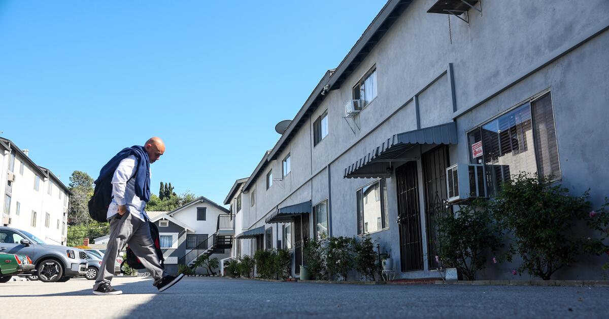 Pressionando por limites mais rígidos para aumentos de aluguel na legislatura da Califórnia