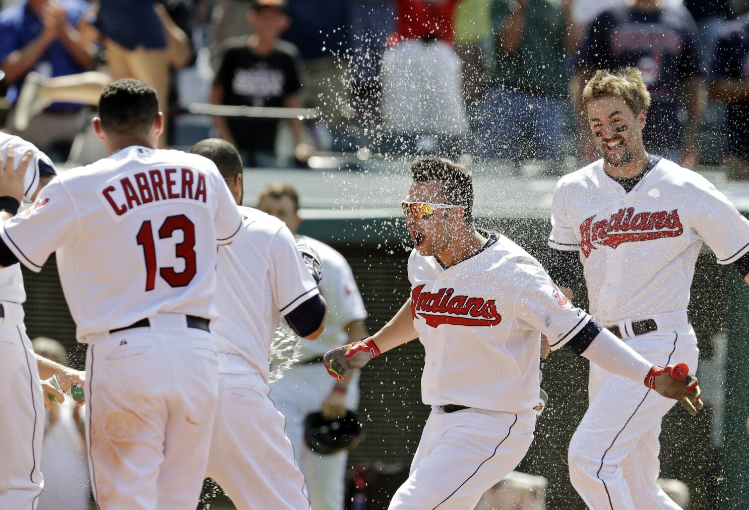 Swisher's grand slam lifts White Sox to 10-3 win