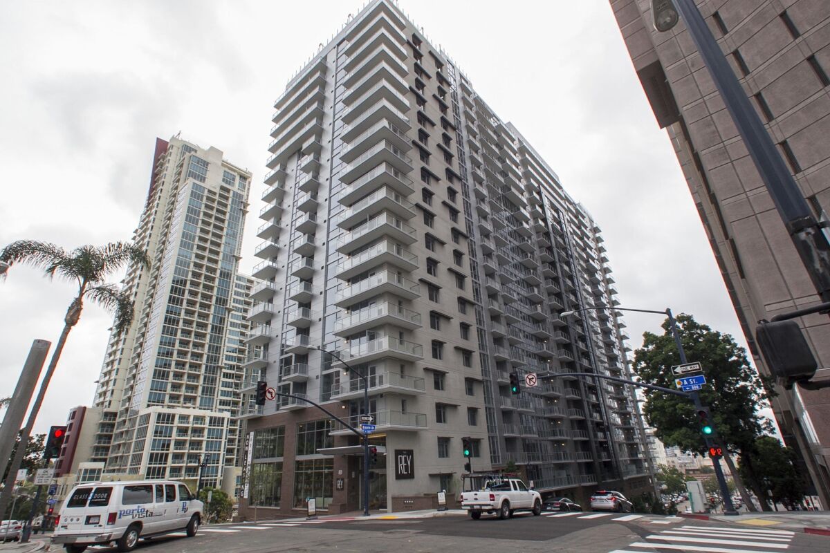 Marinero Embutido cráneo The Rey, San Diego's biggest apartment complex in years, opens. But, is the  market there? - The San Diego Union-Tribune