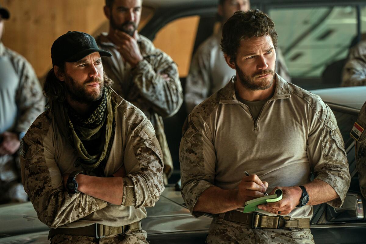 Ben Edwards (Taylor Kits), en James Reese (Chris Pratt)