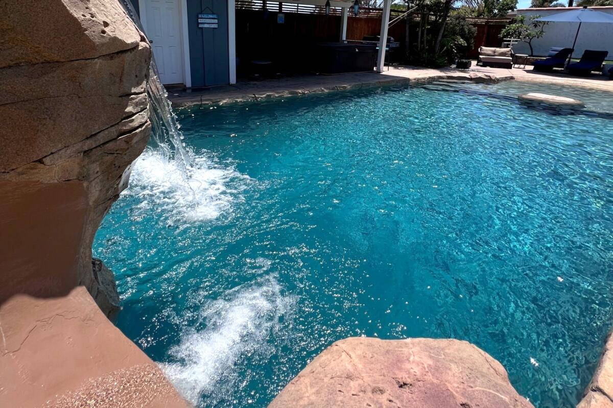 A Point Loma saltwater pool is one of the pools offered for rent by Swimply.