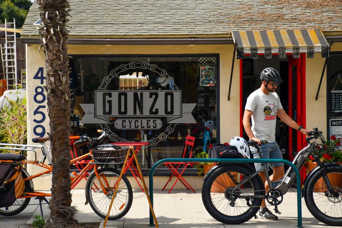 The exterior of Gonzo Cycles in Carpinteria.