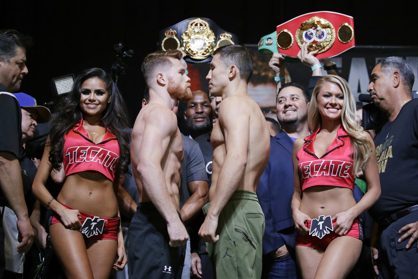 APphoto_Golovkin Alvarez Boxing