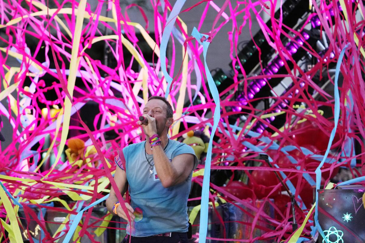 Coldplay adds 10 North American dates to Spheres world tour - Los ...