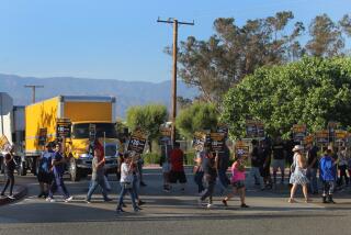 San Bernardino, California-Palmdale Amazon drivers extend picket to San Bernardino warehouses. (Mariana Duran/Los Angeles Times)
