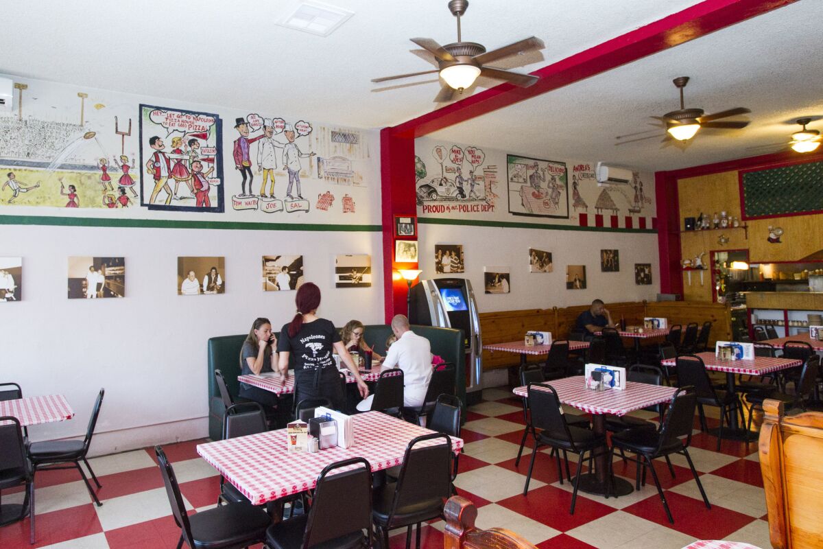 Murales de un restaurante saludan a la historia de National City - San  Diego Union-Tribune en Español