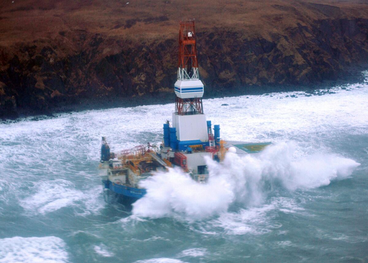 As of midday Wednesday, the Kulluk, which ran aground near Kodiak Island, didn't appear to be leaking fuel, thanks to its double hull of 3-inch-thick steel.