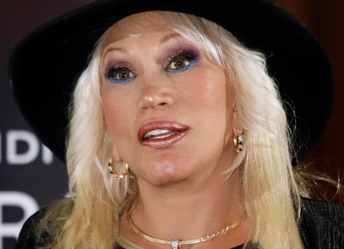 Laura León libera sus tabúes en la TV con "El juego de las llaves" - Los Angeles Times