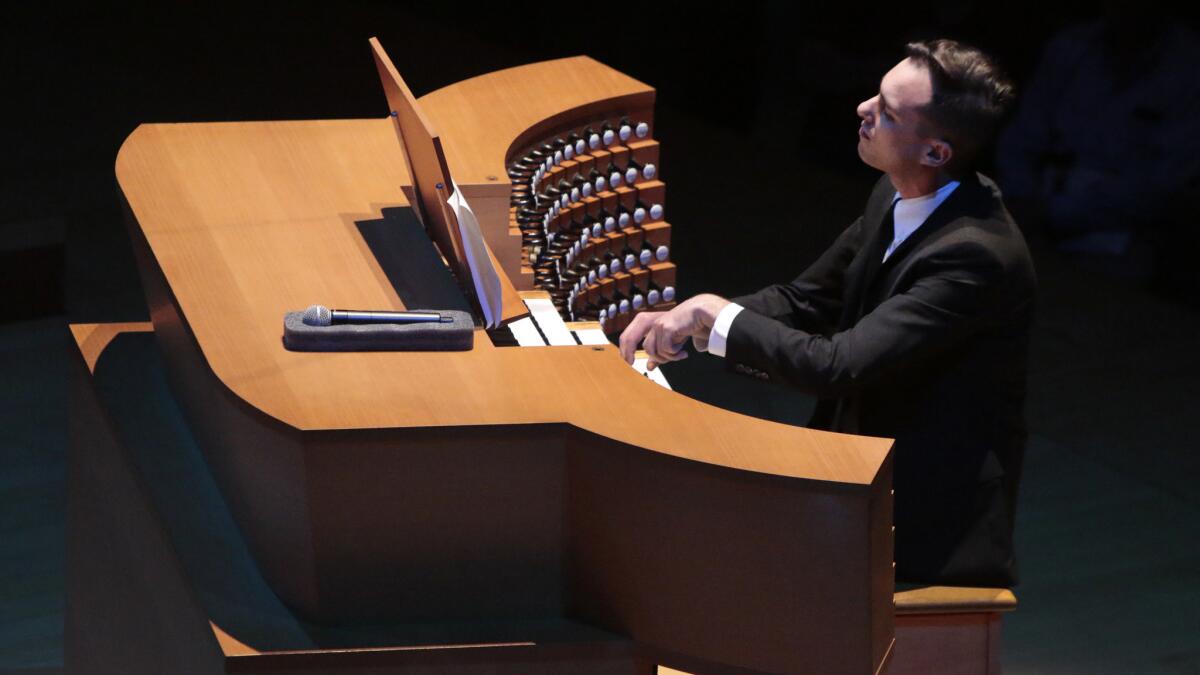 Christopher Houlihan made his Disney Hall debut Sunday, confirming he’s a rising organ star.