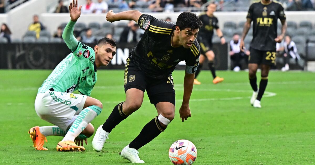 Hernández: Carlos Vela’s Champions League vanishing act jeopardizes his LAFC future