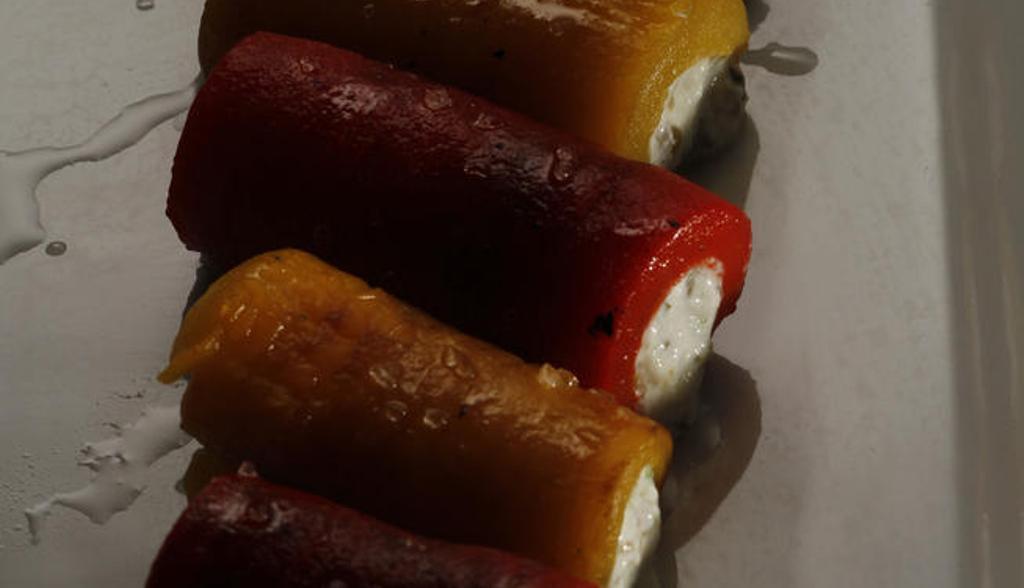Roasted peppers stuffed with homemade ricotta