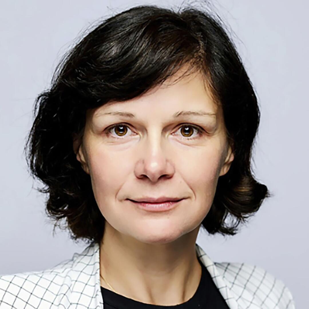A portrait of Raluca Cadar