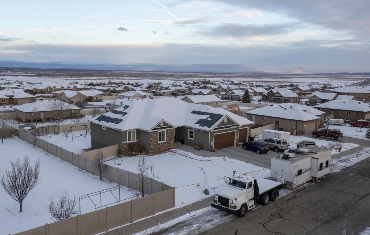 Casa donde la víspera ocho personas de una misma familia fueron encontradas muertas en Enoch, Utah, 