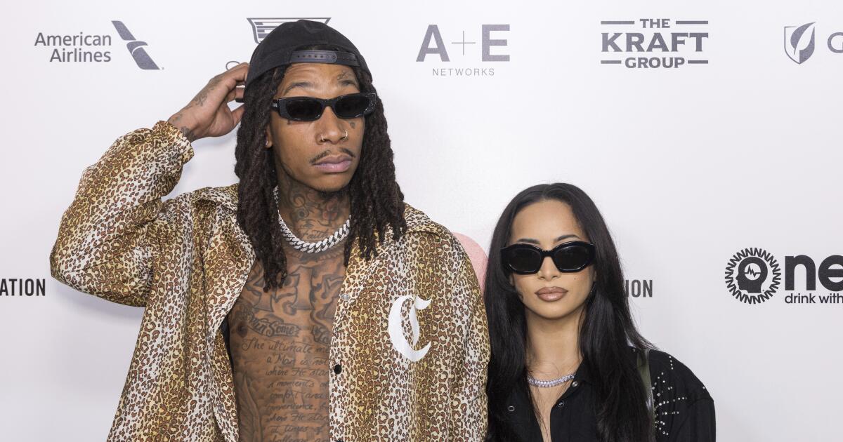 Wiz Khalifa y su novia Aimee Aguilar le dan la bienvenida a su primera hija, una niña