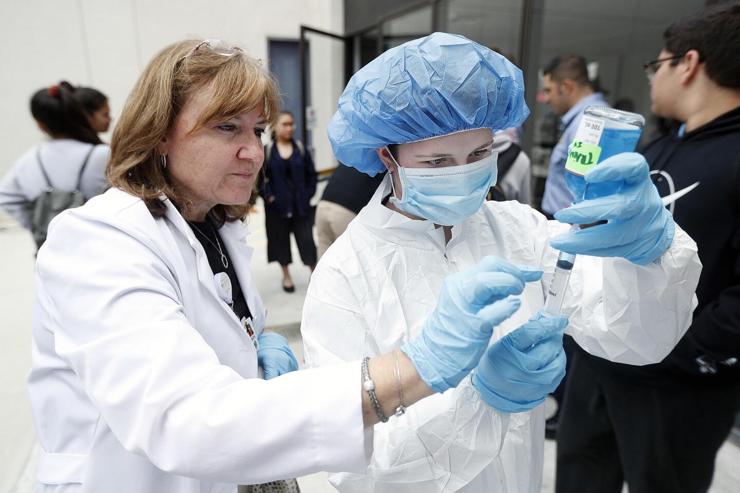 Photo Gallery: USC Verdugo Hills Hospital's Day of Discovery job shadow opportunity for local high school students