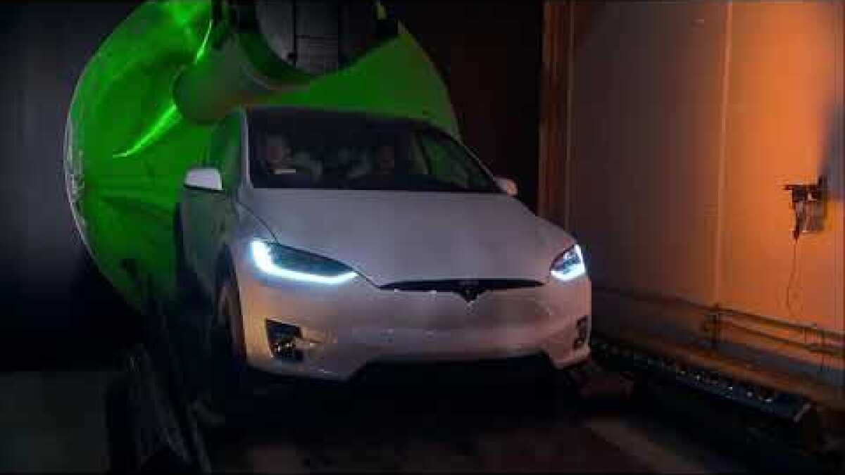 Elon Musk unveils his company's first tunnel in Hawthorne ...