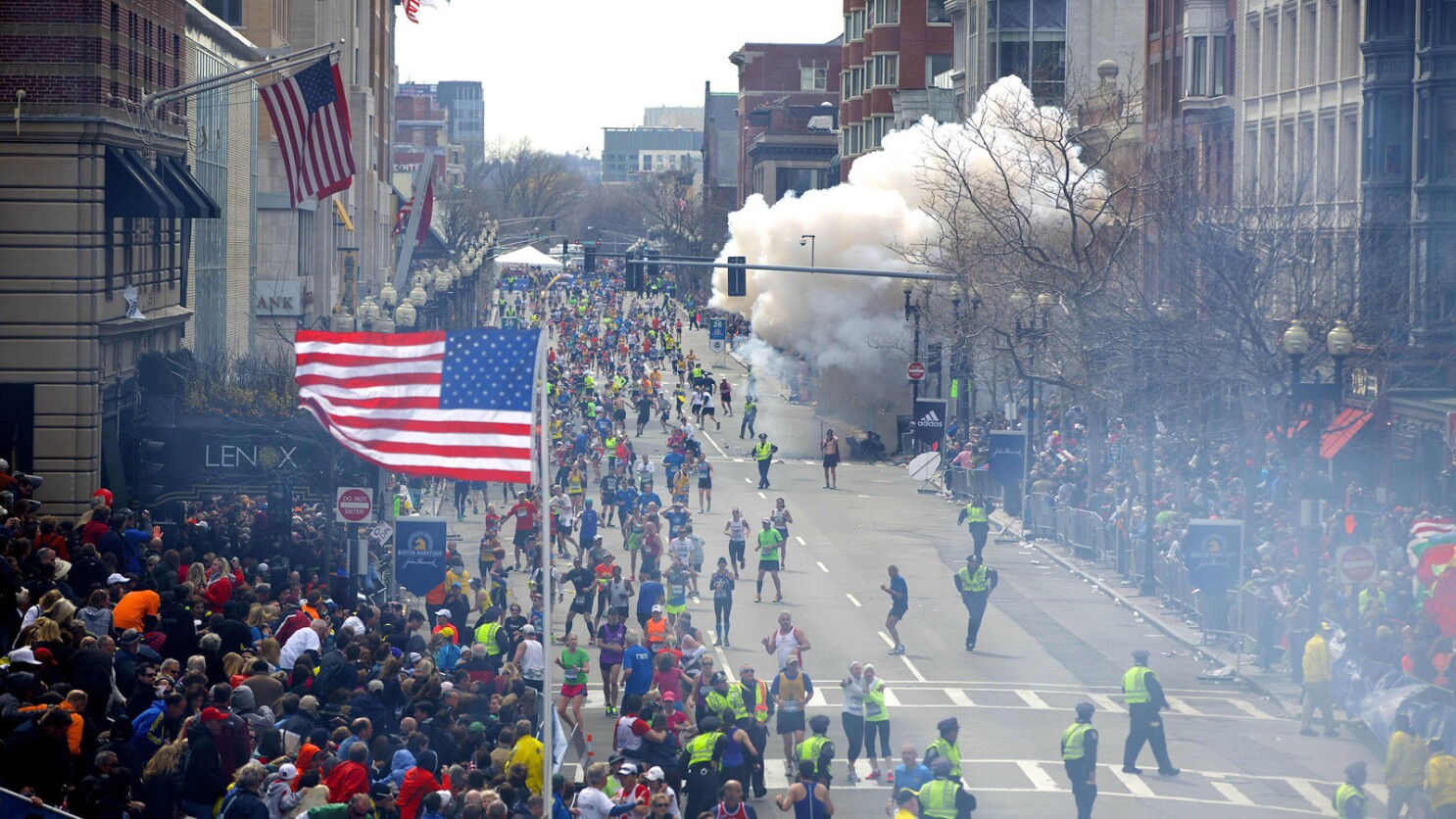 Marathon The Patriots Day Bombing Expertly Reconstructs The Terror Attacks Of April 15 2013 Los Angeles Times