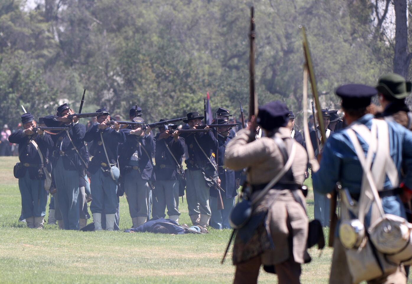 Union battles Rebels at Civil War reenactment