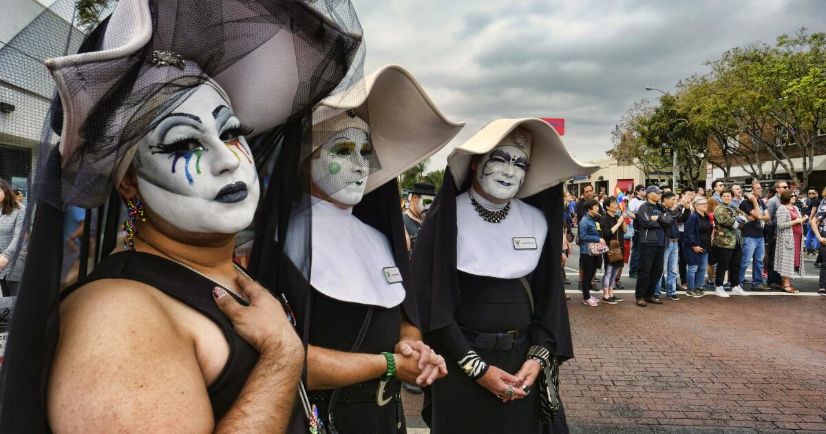 Religious groups protest Sisters of Perpetual Indulgence before