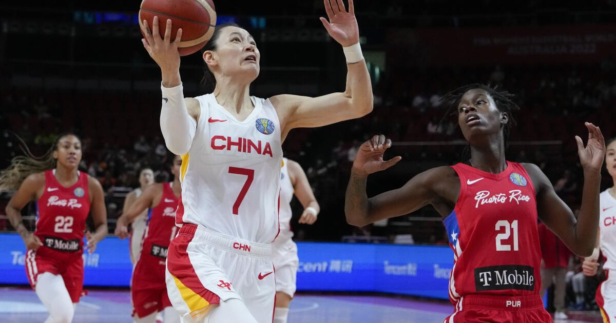 LA Sparks sign Yang Liwei, 2nd China-born player for team - The