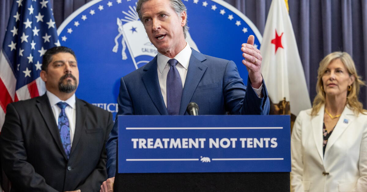 Newsom, yerel evsizlik çabalarının daha fazla denetlenmesi çağrısında bulunuyor