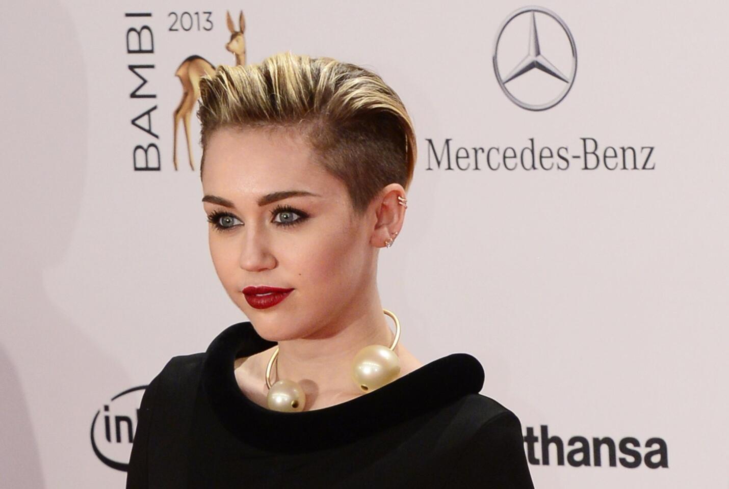 Miley Cyrus smokes marijuana at MTV European Music Awards